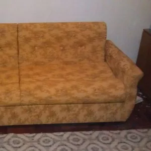 Продам мягкую мебель - диван раскладной и два кресла,  стенку  