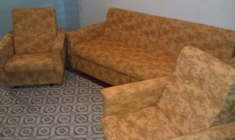 Продам мягкую мебель - диван раскладной и два кресла,  стенку   3