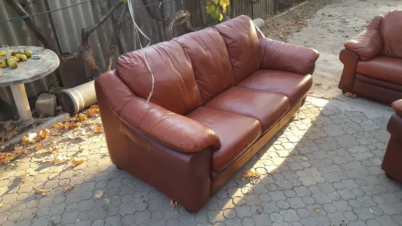 Продается диван и два кресла кожа  2
